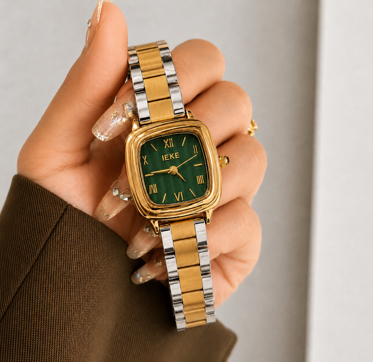 IEKE "Two-Tone Glamour" – L'Équilibre Parfait de l'Or et de l'Argent