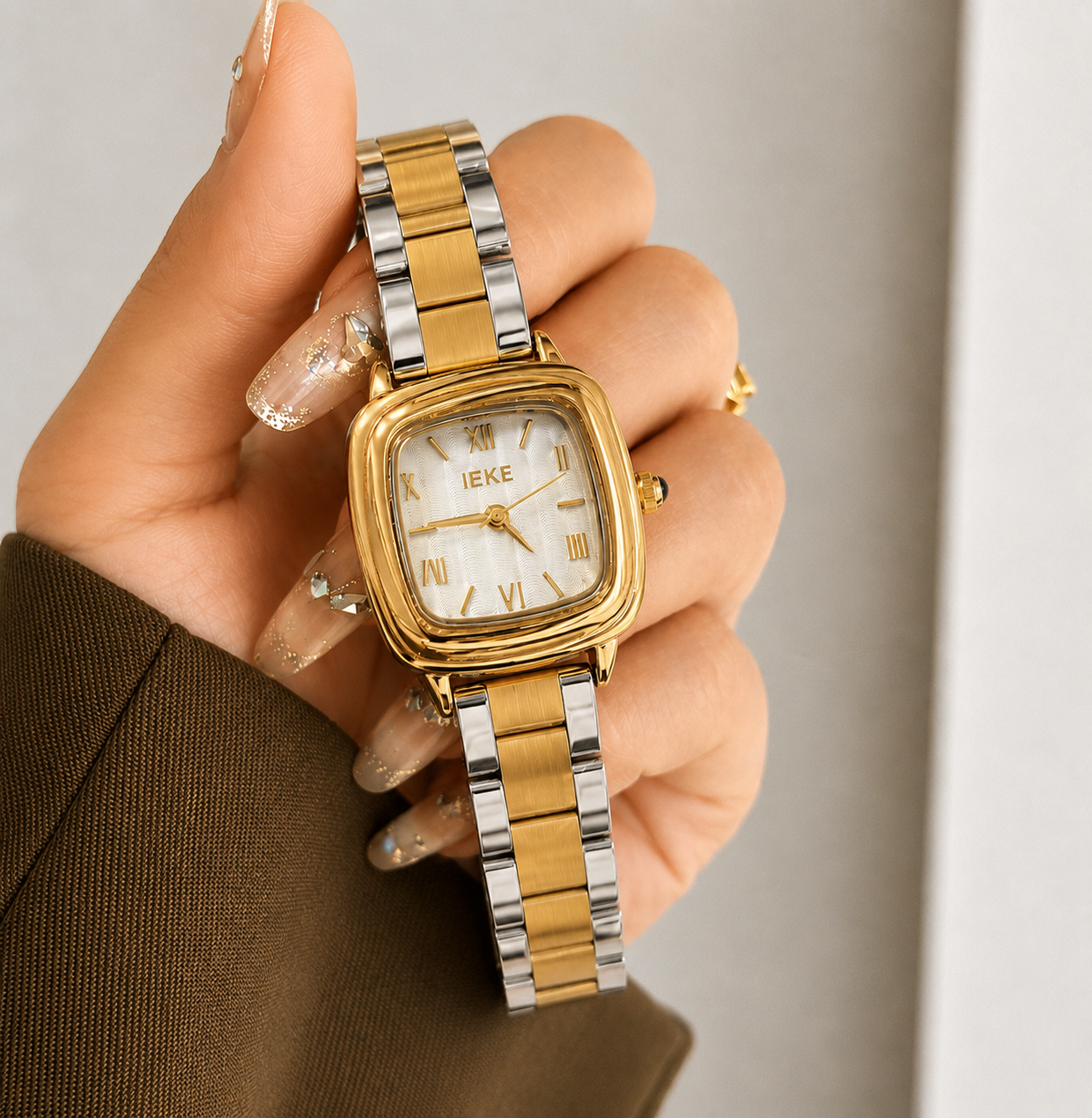 IEKE "Two-Tone Glamour" – L'Équilibre Parfait de l'Or et de l'Argent
