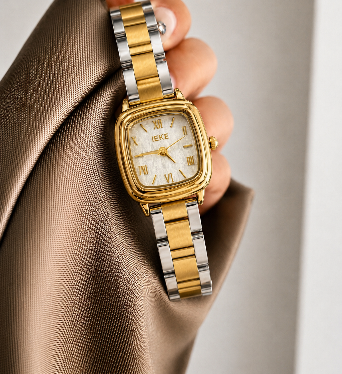 IEKE "Two-Tone Glamour" – L'Équilibre Parfait de l'Or et de l'Argent